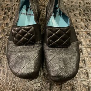 Size 7.5 super comfy Thierry Rabotin silver/gray shoes